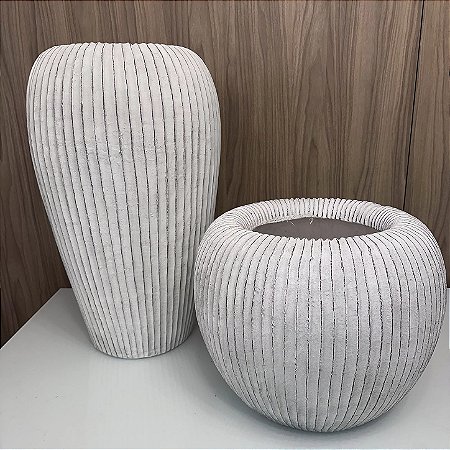 VASO EM FIBRA DE VIDRO G 65X40CM M 37X41CM