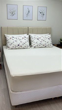 Conjunto de Lençol Marfim e fronhas  Flores Roxas e Rosas