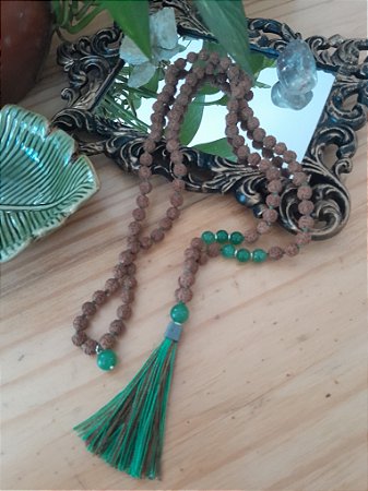Japamala 108 Contas Rudraksha e Quartzo Verde: Exclusivo e Artesanal-Terço Budista-Meditação, Espiritualidade