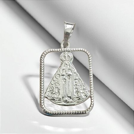 Pingente Nossa Senhora Aparecida com moldura, material prata 925.