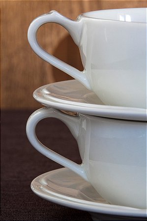 JOGO 2  XÍCARAS E PIRES - PARA CAFÉ - PORCELANA COM RELEVO - 5,8 DIAM X 5,3 CM H - 80 ML - LINHA ANNA