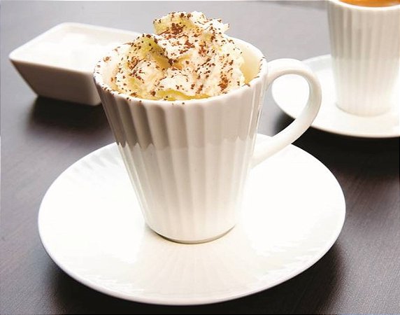 JOGO 2 XÍCARAS COM PIRES - CAFÉ / CAPUCCINO - PORCELANA COM RELEVO - 7,3 X 8,8 CM H - 200 ML - LINHA METRÓPOLIS