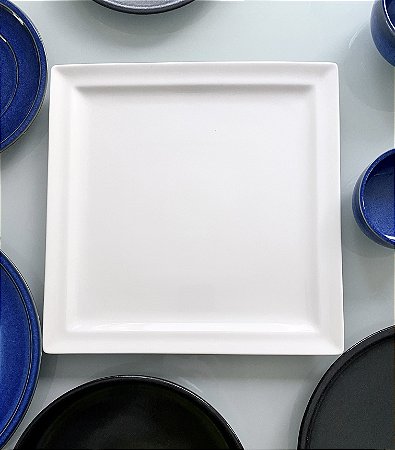 PRATO PORCELANA QUADRADO RASO - 30,5 X 30,5 X 2,3 CM H - LINHA CLASSIC GOURMET