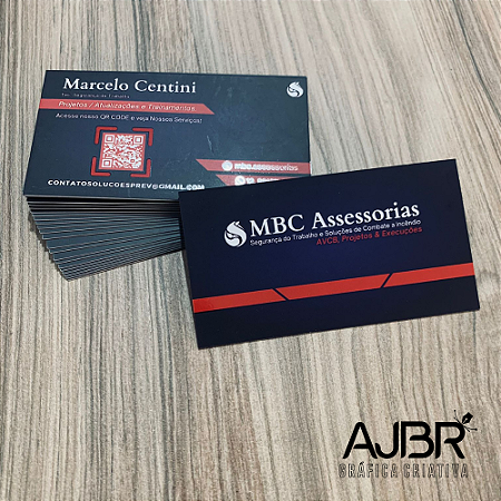 Cartão de Visita em Couché Fosco e Verniz Localizado 4x4
