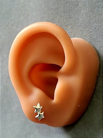 Brinco duas estrelas