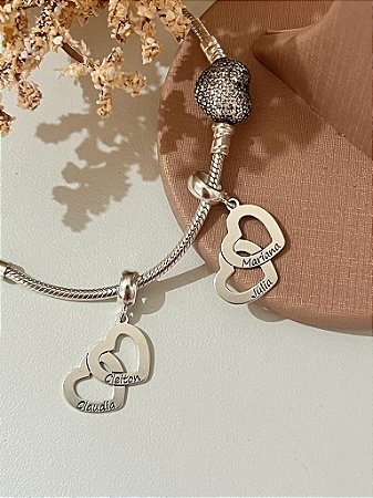 Berloque personalizado 2 corações vazado