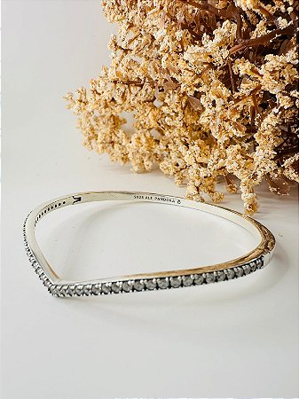 Pulseira inspiração Pandora V cravejada
