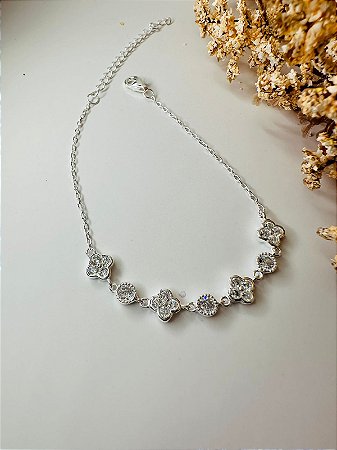 Pulseira inspiração trevo com zircônias