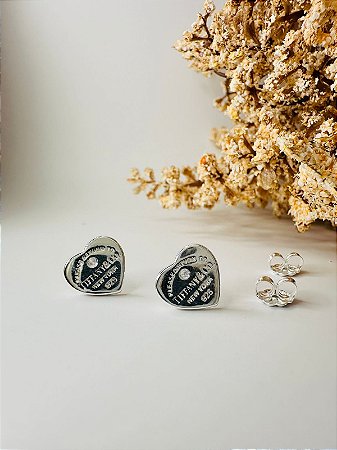 Brinco inspiração Tiffany coração com ponto de luz