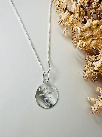 Colar plaquinha redonda Faça o bem sem olhar a quem
