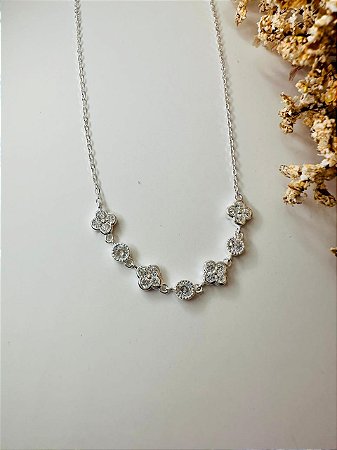 Chocker inspiração trevos cravejados com pontos de luz