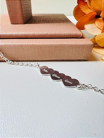 Pulseira personalizada corações com nomes