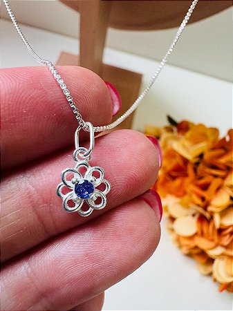 Colar flor ponto de luz lilás