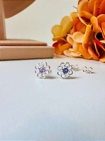 Brinco flor ponto de luz lilás