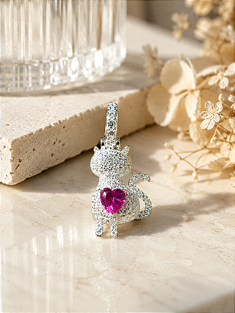 Pingente click gato cravejado coração pink