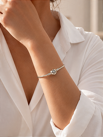 Bracelete inspiração Pandora rígido coração liso