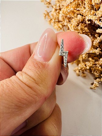 Piercing raio cravejado