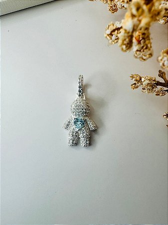 Pingente click menino cravejado coração azul