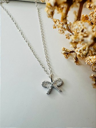 Colar laço cravejado