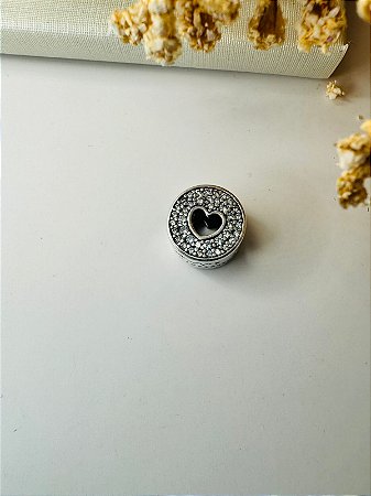 Berloque separador cravejado coração vazado Feliz aniversário