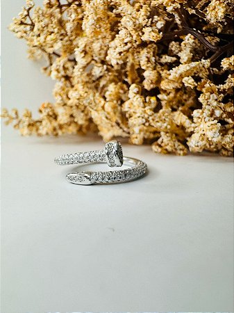 Anel inspiração Cartier prego luxo