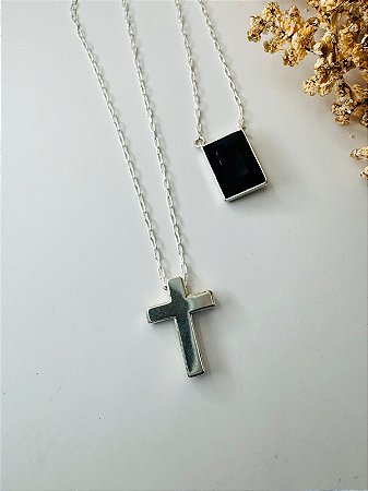 Escapulário cruz e zircônia preta corrente cartier