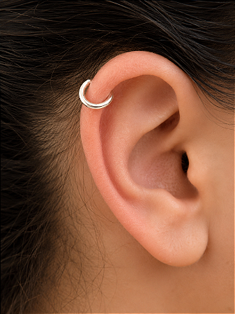 Brinco piercing fake meia argola lisa e bolinhas na ponta