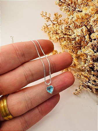 Colar ponto de luz coração azul marine