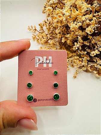 Brinco trio ponto de luz redondo verde com borda em prata 925