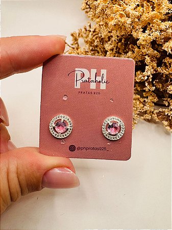 Brinco círculo cravejado pedra rosa