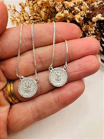 Escapulário São Bento com borda cravejada