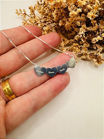 Colar personalizado com corações soldados