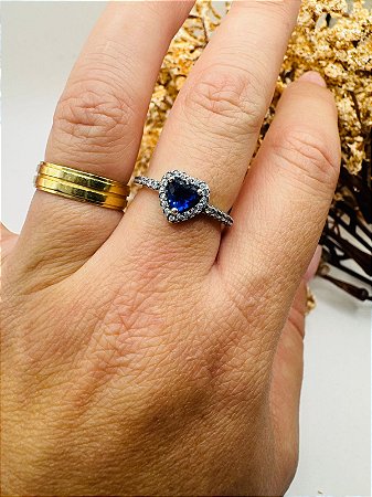 Anel inspiração Pandora coração cravejado com pedra azul