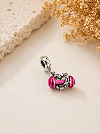 Berloque halter rosa com coração cravejado