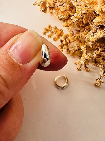 Brinco argola de click estilo gota