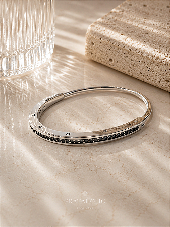 Bracelete inspiração Pandora rígido cravejado