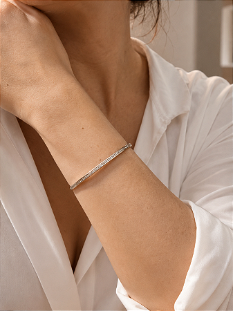 Bracelete inspiração Pandora rígido cravejado