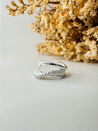 Brinco fake 3 fios 2 lisos 1 cravejado