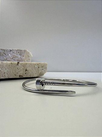 Bracelete prego no aço premium