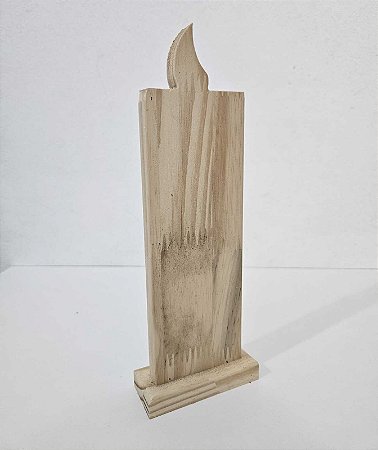 Vela em Pinus 28x10x4cm