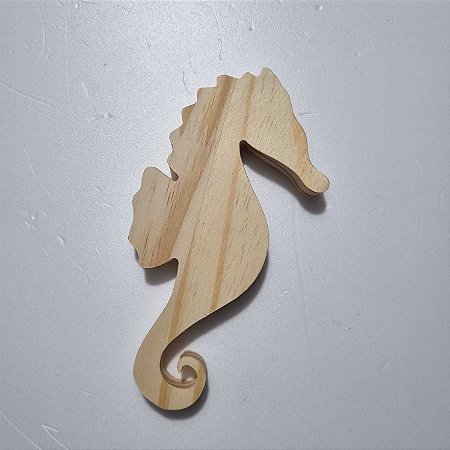 Cavalo Marinho em Pinus 8x15x1,5cm