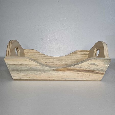 BANDEJA DE PINUS COM CORAÇÕES