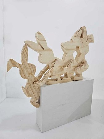 Coelhos Ajuda em pinus-18x28cm