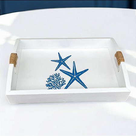 Bandeja Branca Estrelas e Coral em Madeira 35x25 cm Decoração Náutica Praia