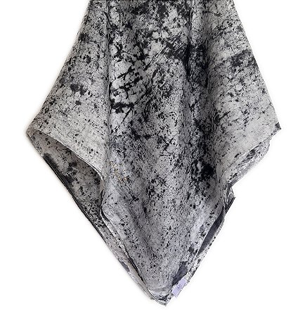 Lenço Ebony & Ivory 100% seda | 90x90cm