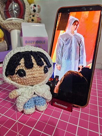 Baby Lee Know Zé Gotinha (capa de chuva) amigurumi