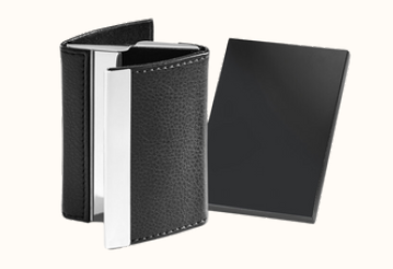 PORTA CARTÕES EM METAL E TARJA CROMADA EM COURO SINTÉTICO