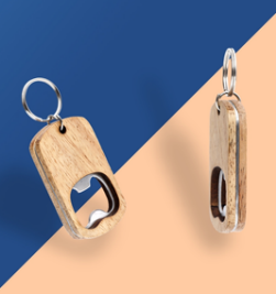 CHAVEIRO ABRIDOR DE GARRAFA EM MADEIRA