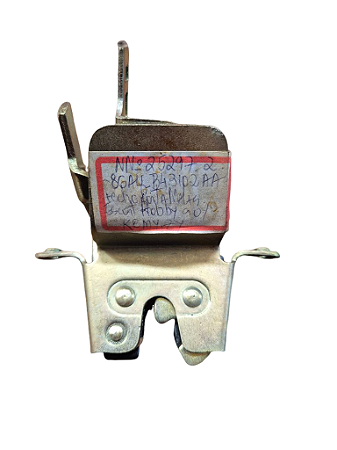 Fechadura superior do porta-malas Escort Hobby após 90 - Marca Universal - Ford 86AUB43102AA