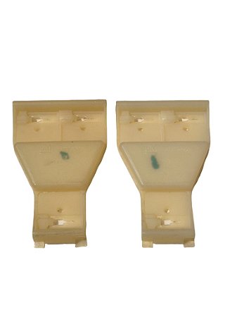Par Presilha Grampo Fixação Friso Lateral Chevette Após 87/ Kadett Monza Original GM 94651913 Novo de Época